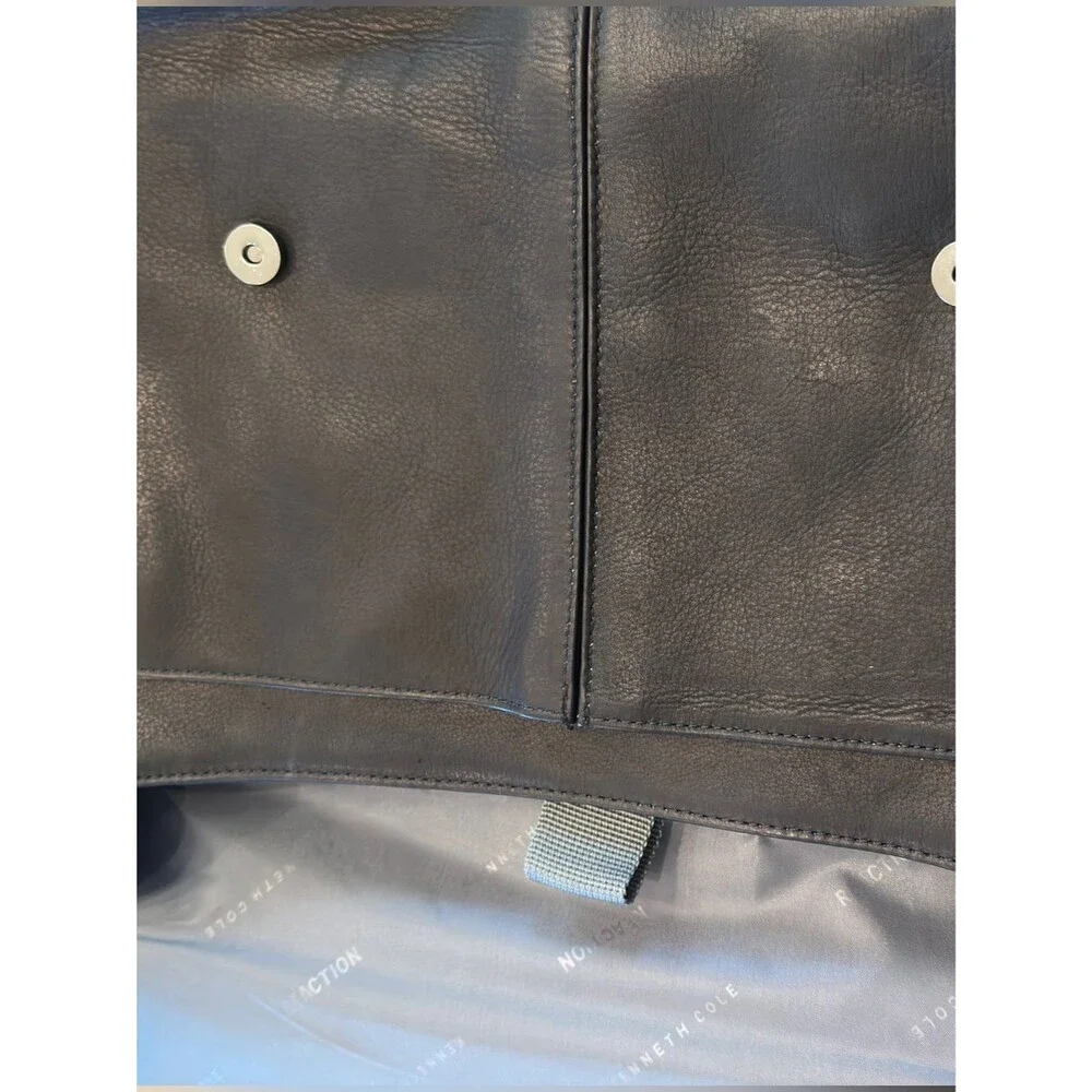 Kenneth Cole Black Leather Messenger COLOMBIAN LEATHER CROSSBODY MESSENGER BAG